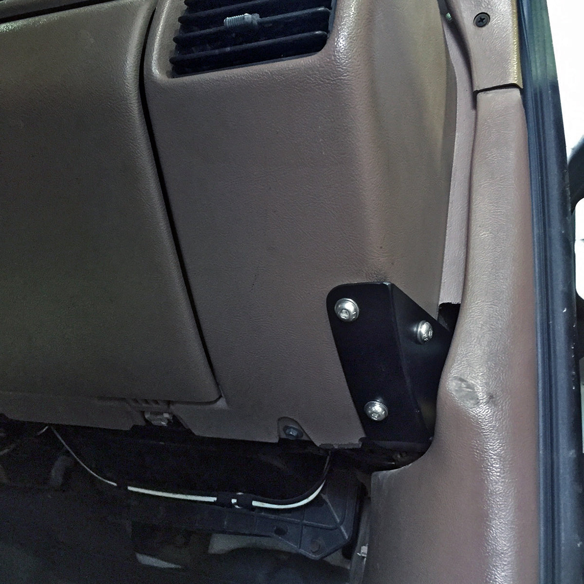 Desolate Motorsports 92-96 Bronco and F-Series Dash Brace Bracket